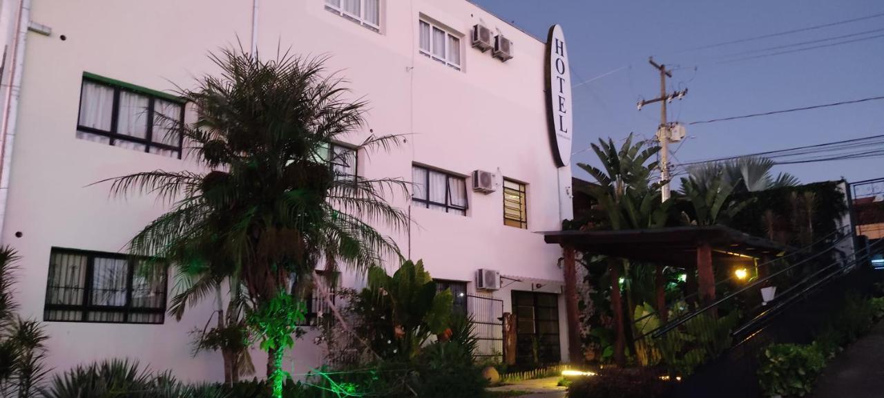 Vespasiano Hotel Telemaco Borba Екстер'єр фото