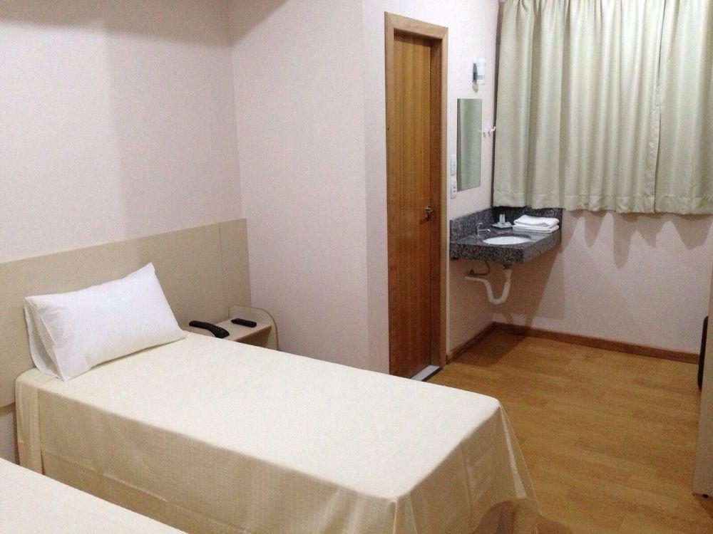 Vespasiano Hotel Telemaco Borba Екстер'єр фото